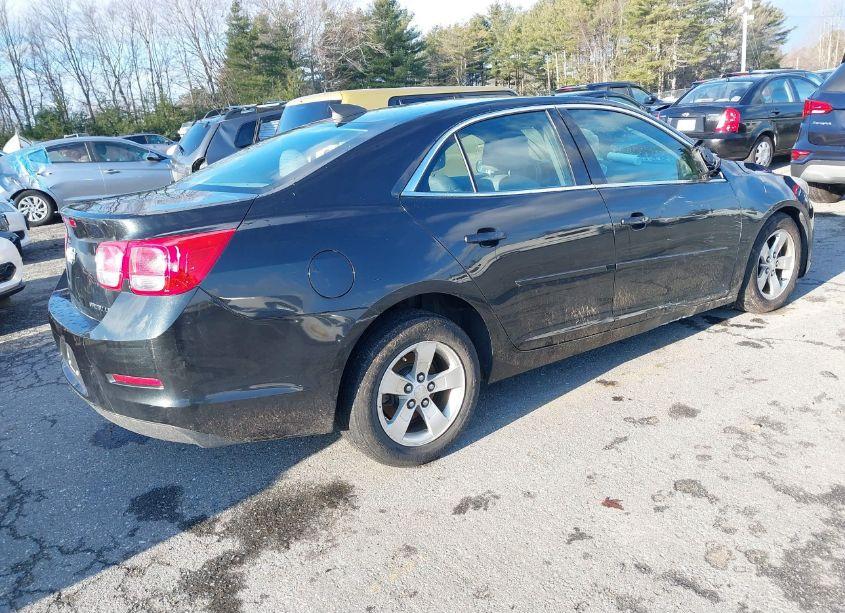 Photo 4 of 2015 Chevrolet Malibu LS (VIN 1G11B5SL8FF105807)