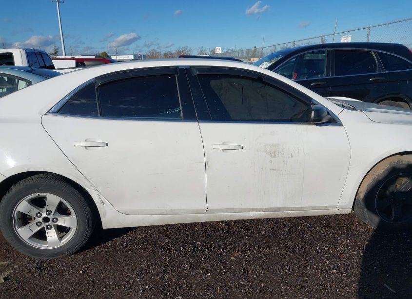 Photo 13 of 2015 Chevrolet Malibu LS (VIN 1G11B5SL8FF198019)