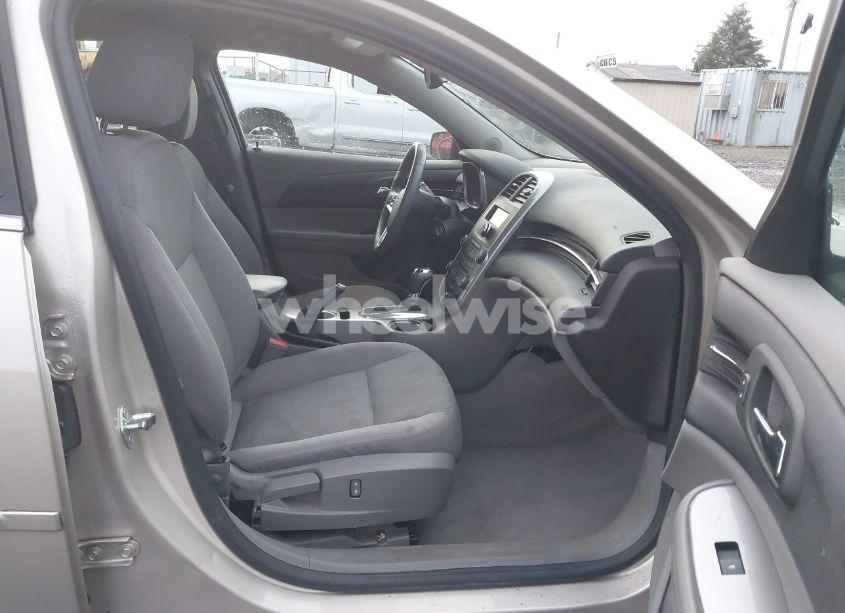 Photo 5 of 2015 Chevrolet Malibu LS (VIN 1G11B5SL8FF217944)