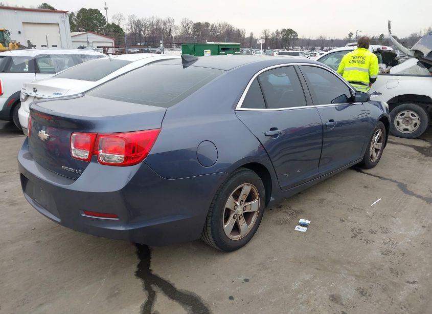Photo 4 of 2015 Chevrolet Malibu LS (VIN 1G11B5SL8FF221251)