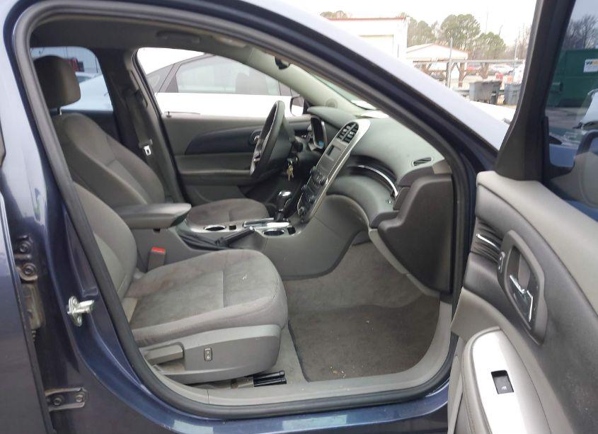 Photo 5 of 2015 Chevrolet Malibu LS (VIN 1G11B5SL8FF221251)