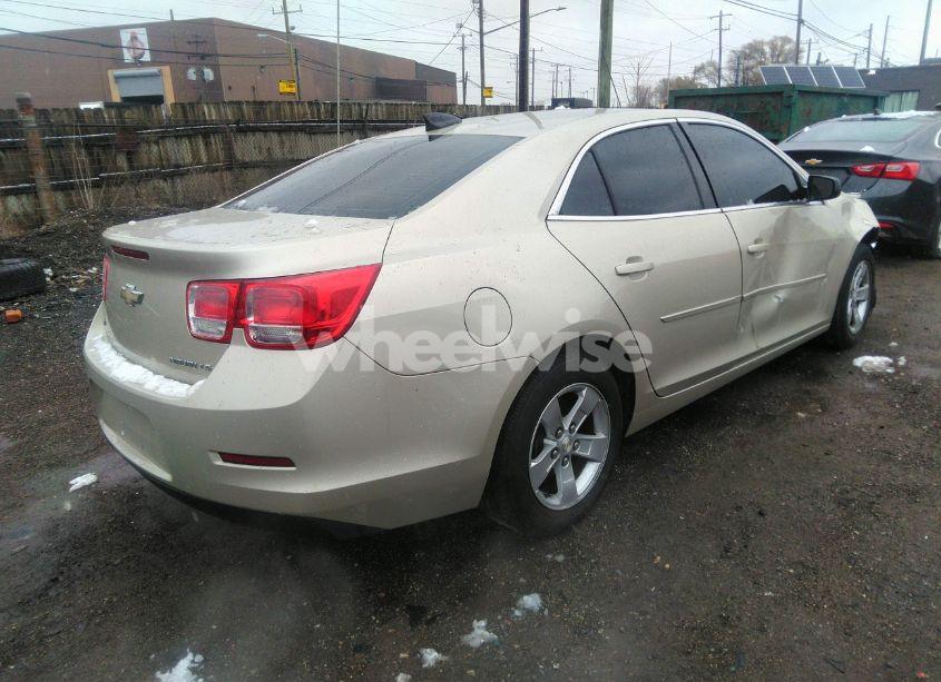 Photo 4 of 2015 Chevrolet Malibu LS (VIN 1G11B5SL9FF114855)
