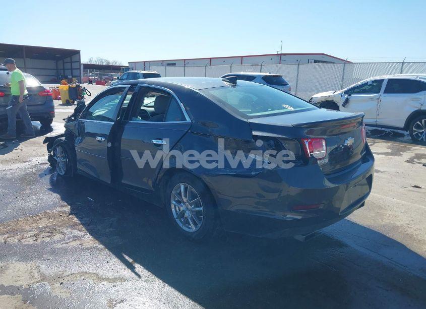 Photo 3 of 2015 Chevrolet Malibu LS (VIN 1G11B5SL9FF192505)