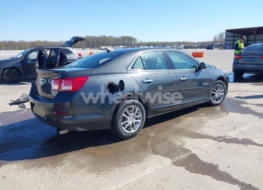 Photo 4 of 2015 Chevrolet Malibu LS (VIN 1G11B5SL9FF192505)