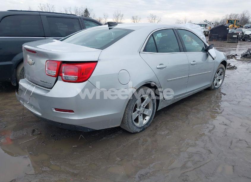 Photo 4 of 2015 Chevrolet Malibu LS (VIN 1G11B5SL9FF217581)