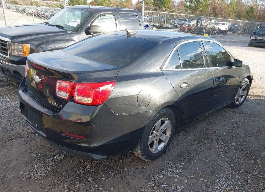 Photo 4 of 2015 Chevrolet Malibu LS (VIN 1G11B5SL9FF299683)