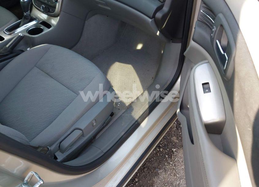 Photo 5 of 2015 Chevrolet Malibu LS (VIN 1G11B5SL9FF311668)