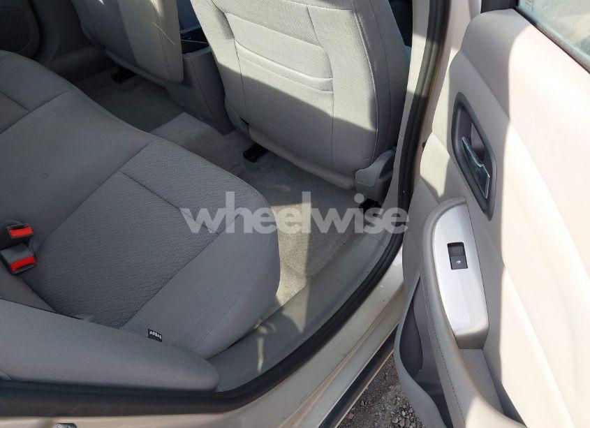 Photo 8 of 2015 Chevrolet Malibu LS (VIN 1G11B5SL9FF311668)