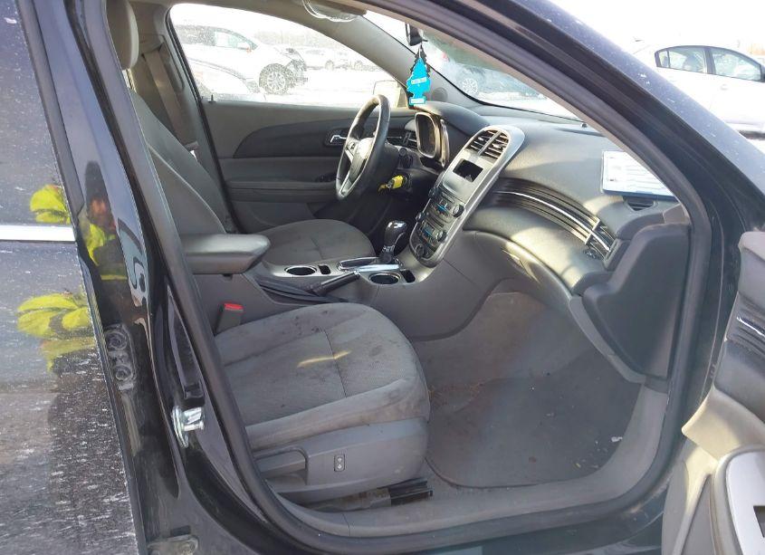 Photo 5 of 2015 Chevrolet Malibu LS (VIN 1G11B5SL9FF332570)