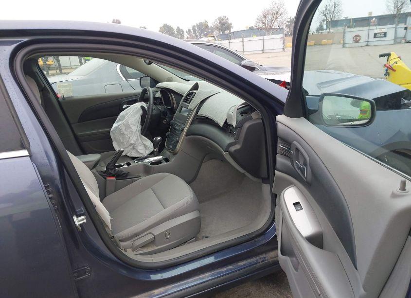 Photo 5 of 2014 Chevrolet Malibu 1LS (VIN 1G11B5SLXEF183956)