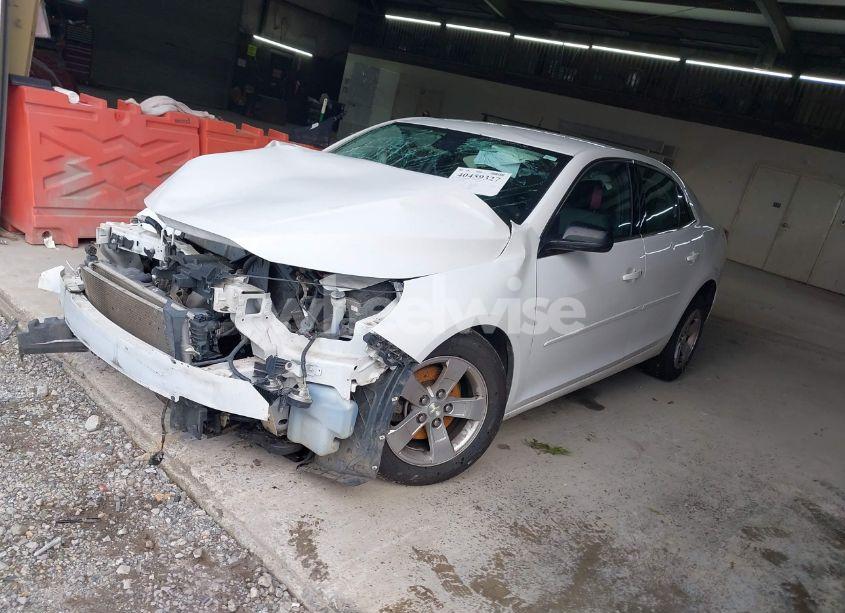 Photo 2 of 2015 Chevrolet Malibu LS (VIN 1G11B5SLXFF132488)