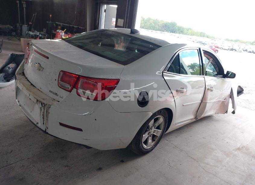 Photo 4 of 2015 Chevrolet Malibu LS (VIN 1G11B5SLXFF132488)