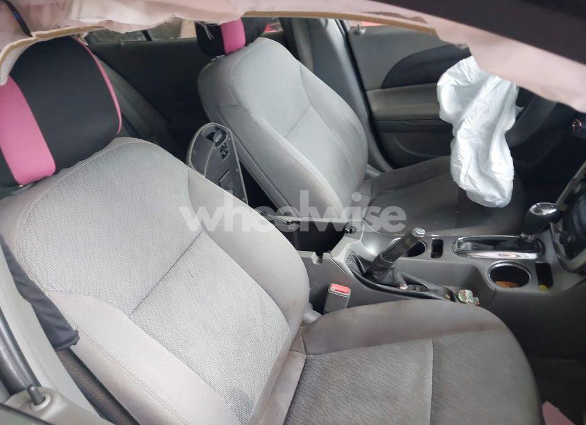 Photo 5 of 2015 Chevrolet Malibu LS (VIN 1G11B5SLXFF132488)