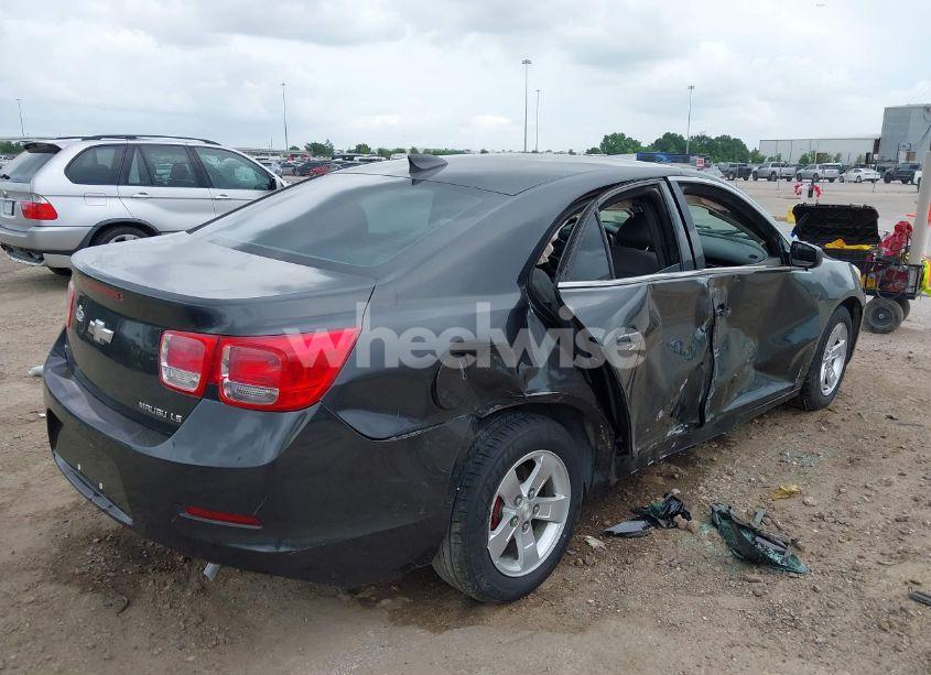 Photo 4 of 2015 Chevrolet Malibu LS (VIN 1G11B5SLXFF168780)