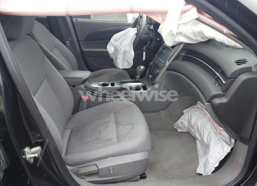 Photo 5 of 2015 Chevrolet Malibu LS (VIN 1G11B5SLXFF182436)