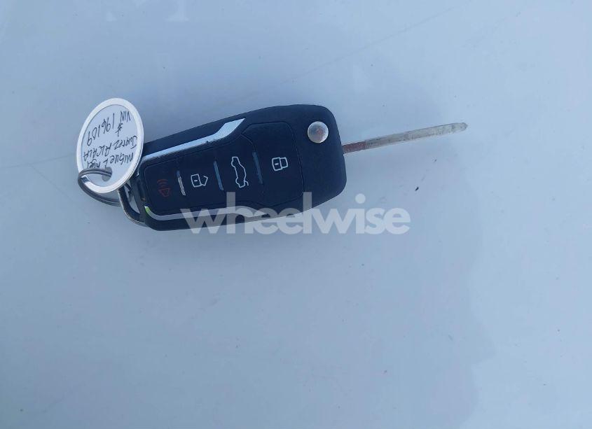 Photo 11 of 2015 Chevrolet Malibu LS (VIN 1G11B5SLXFF196109)
