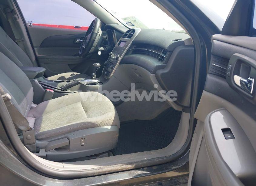 Photo 5 of 2015 Chevrolet Malibu LS (VIN 1G11B5SLXFF196109)