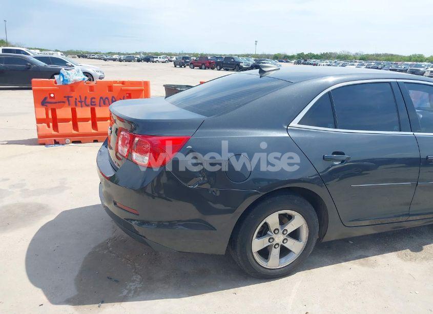 Photo 6 of 2015 Chevrolet Malibu LS (VIN 1G11B5SLXFF196109)