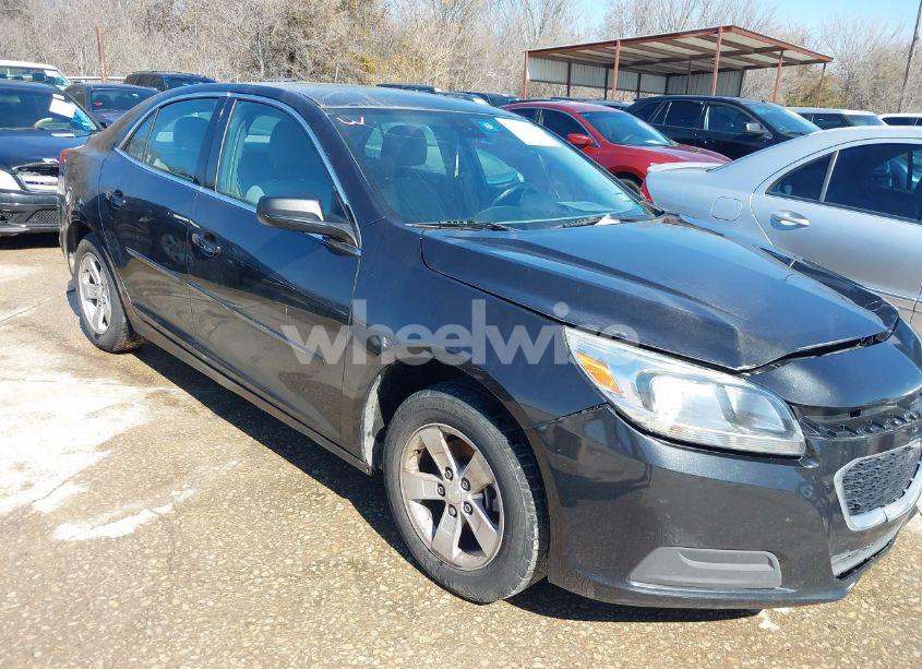 2015 Chevrolet Malibu LS (VIN 1G11B5SLXFF253635) main photo