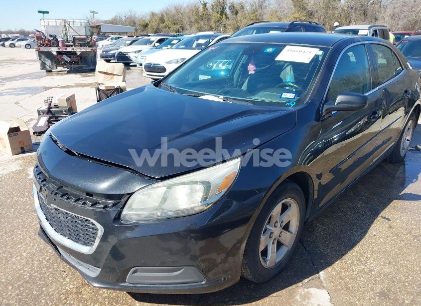 Photo 2 of 2015 Chevrolet Malibu LS (VIN 1G11B5SLXFF253635)