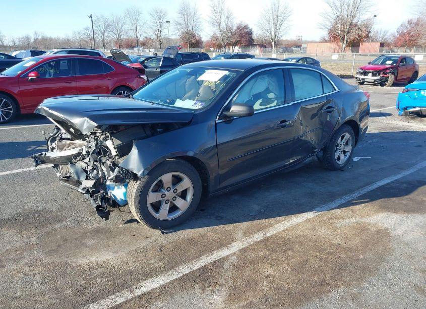 Photo 2 of 2015 Chevrolet Malibu LS (VIN 1G11B5SLXFF257815)