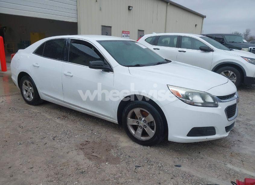 2015 Chevrolet Malibu LS (VIN 1G11B5SLXFF353198) main photo