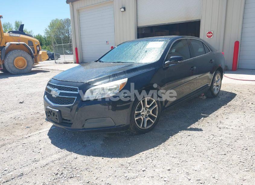 Photo 2 of 2013 Chevrolet Malibu 1LT (VIN 1G11C5SA0DF250798)