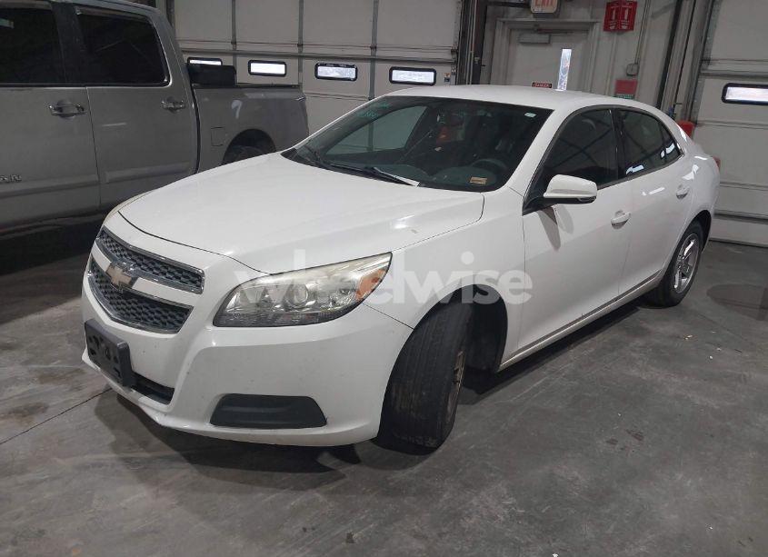 Photo 2 of 2013 Chevrolet Malibu 1LT (VIN 1G11C5SA0DF297605)