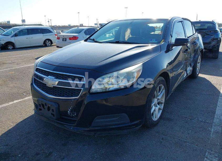 Photo 2 of 2013 Chevrolet Malibu 1LT (VIN 1G11C5SA1DU102820)