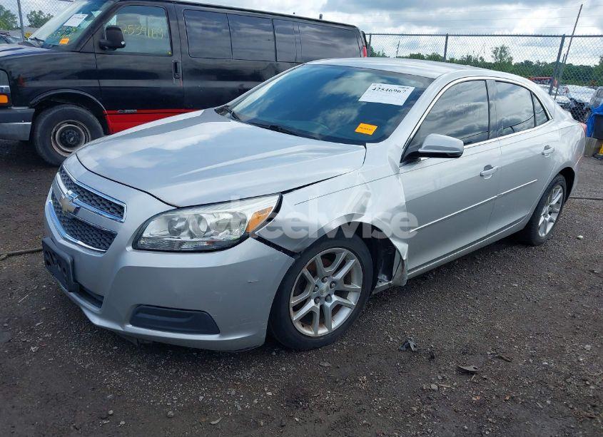 Photo 2 of 2013 Chevrolet Malibu 1LT (VIN 1G11C5SA2DF173173)