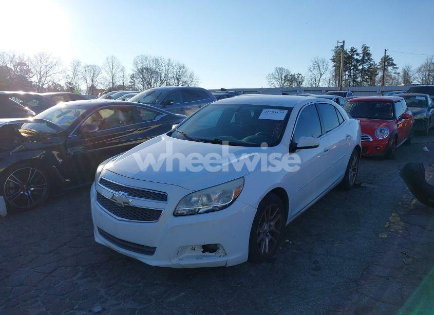 Photo 2 of 2013 Chevrolet Malibu 1LT (VIN 1G11C5SA2DF227135)