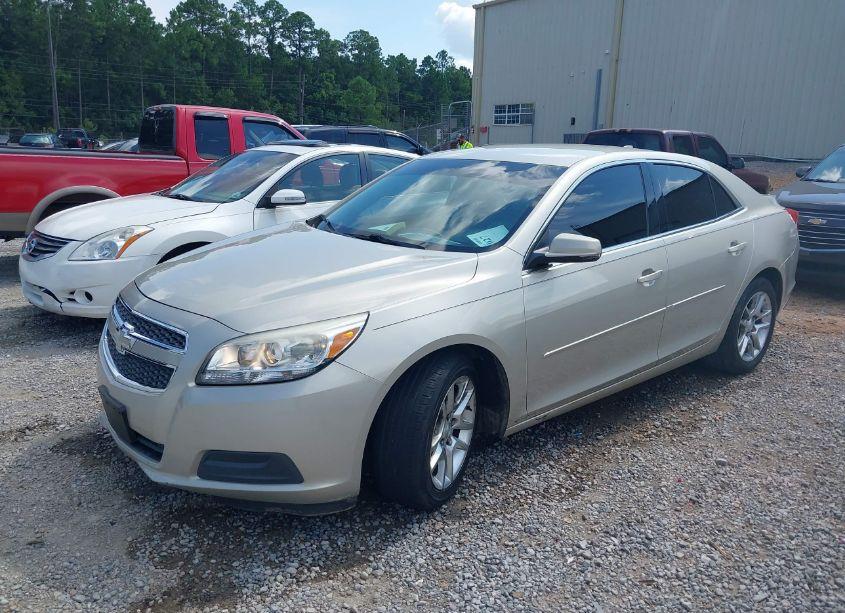Photo 2 of 2013 Chevrolet Malibu 1LT (VIN 1G11C5SA2DF259826)