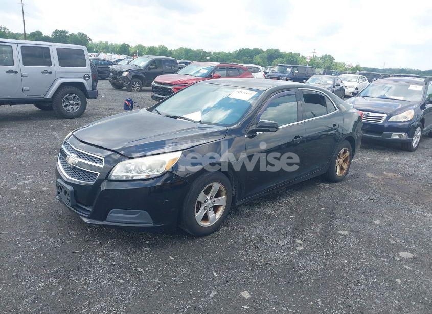 Photo 2 of 2013 Chevrolet Malibu 1LT (VIN 1G11C5SA2DU135213)