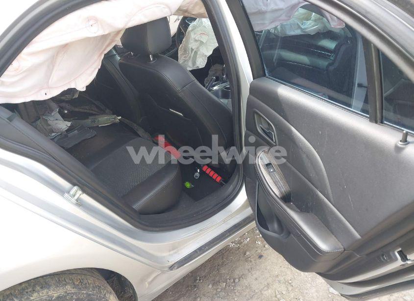 Photo 8 of 2016 Chevrolet Malibu LIMITED LT (VIN 1G11C5SA3GF127582)