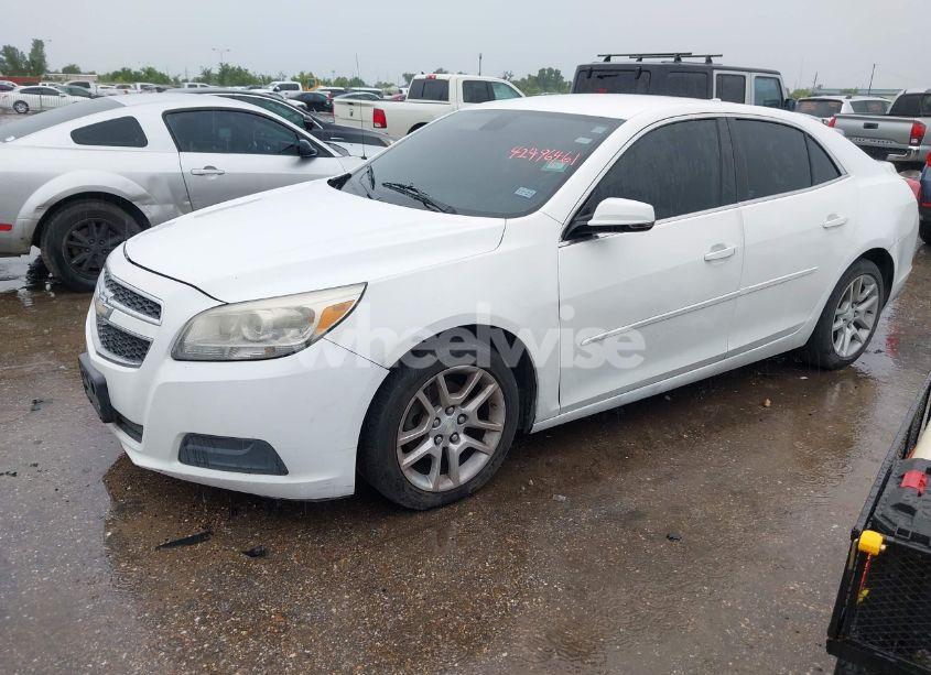 Photo 2 of 2013 Chevrolet Malibu 1LT (VIN 1G11C5SA4DF144242)