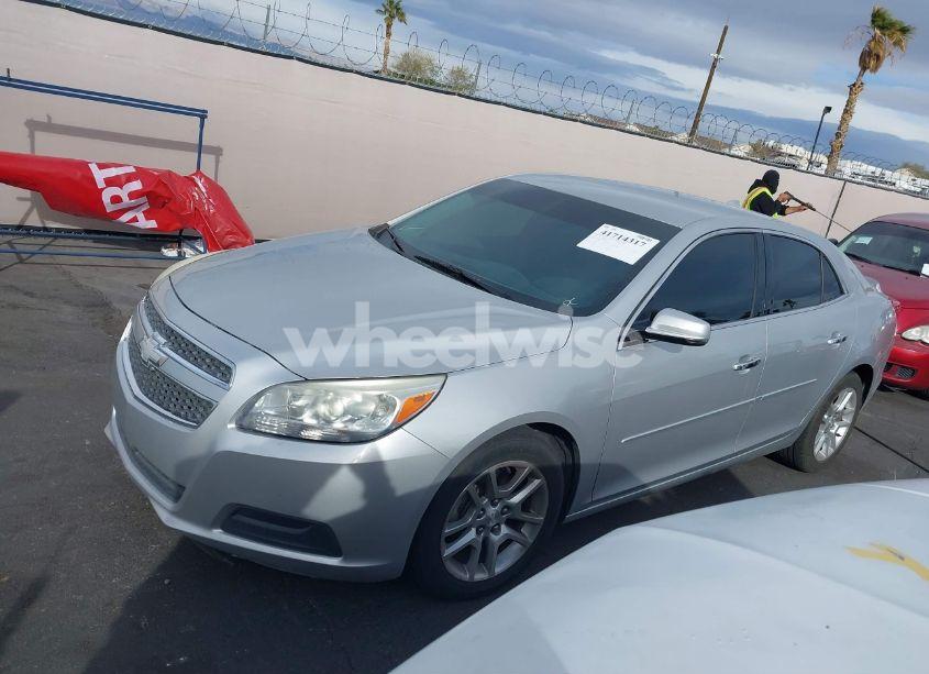 Photo 2 of 2013 Chevrolet Malibu 1LT (VIN 1G11C5SA4DF355246)