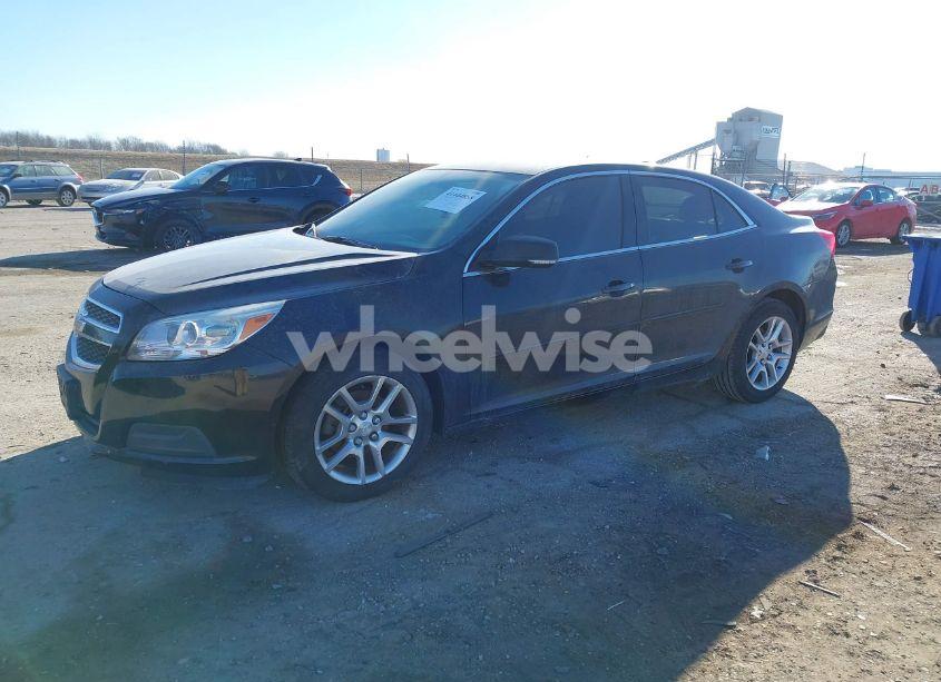 Photo 2 of 2013 Chevrolet Malibu 1LT (VIN 1G11C5SA7DF294992)