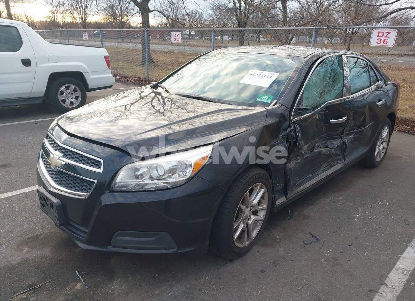 Photo 2 of 2013 Chevrolet Malibu 1LT (VIN 1G11C5SA9DF266157)