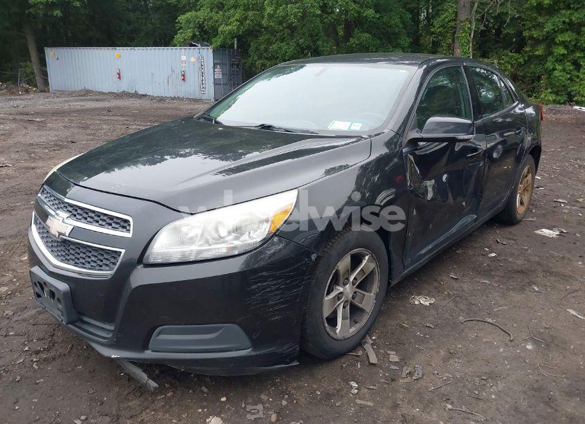 Photo 2 of 2013 Chevrolet Malibu 1LT (VIN 1G11C5SA9DF355839)