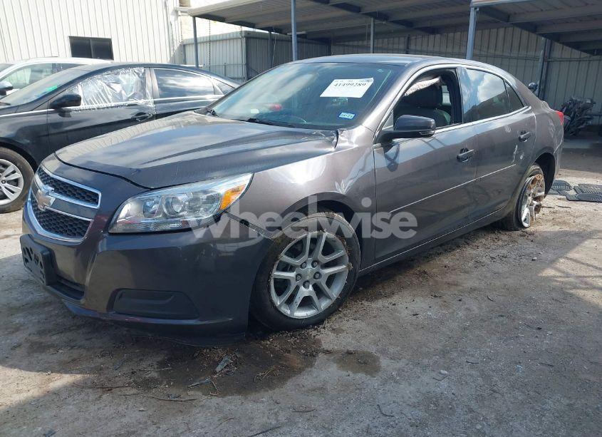 Photo 2 of 2013 Chevrolet Malibu 1LT (VIN 1G11C5SAXDF257659)