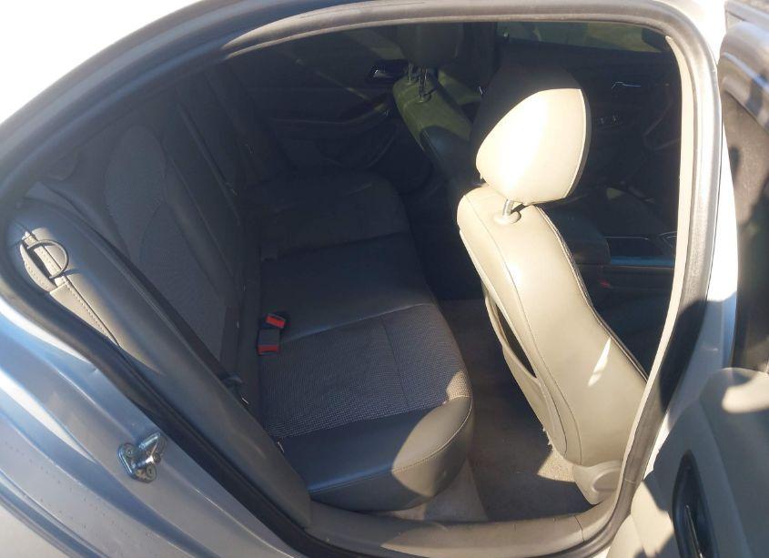 Photo 8 of 2013 Chevrolet Malibu 1LT (VIN 1G11C5SAXDF333641)