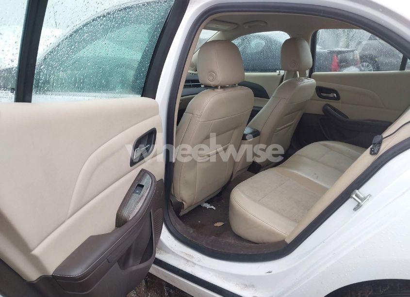 Photo 8 of 2014 Chevrolet Malibu 1LT (VIN 1G11C5SL0EF118935)
