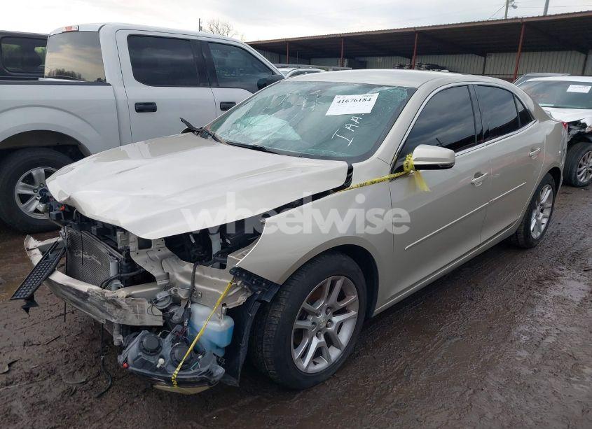 Photo 2 of 2015 Chevrolet Malibu 1LT (VIN 1G11C5SL0FF102235)