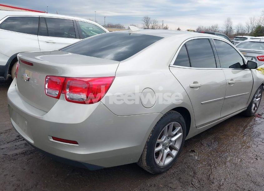 Photo 4 of 2015 Chevrolet Malibu 1LT (VIN 1G11C5SL0FF102235)