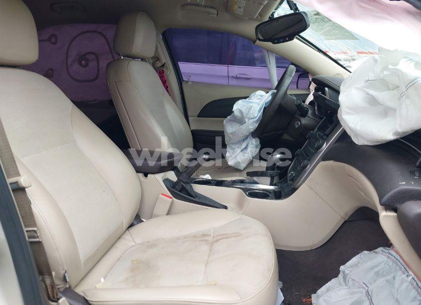 Photo 5 of 2015 Chevrolet Malibu 1LT (VIN 1G11C5SL0FF102235)