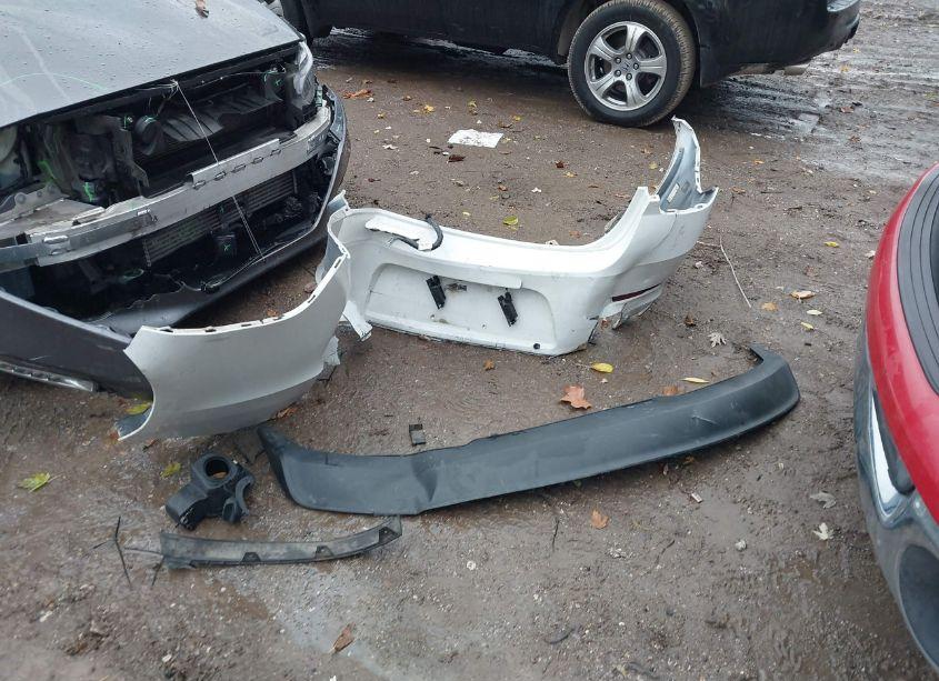 Photo 12 of 2015 Chevrolet Malibu 1LT (VIN 1G11C5SL0FF124008)