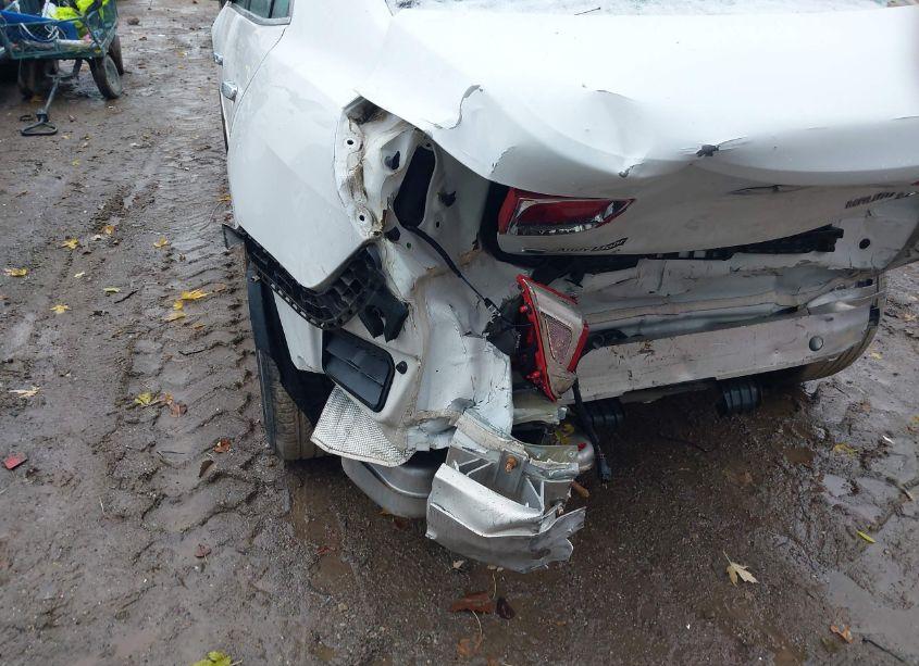 Photo 19 of 2015 Chevrolet Malibu 1LT (VIN 1G11C5SL0FF124008)