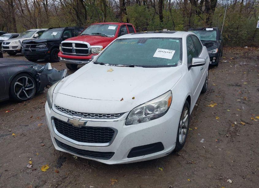 Photo 2 of 2015 Chevrolet Malibu 1LT (VIN 1G11C5SL0FF124008)