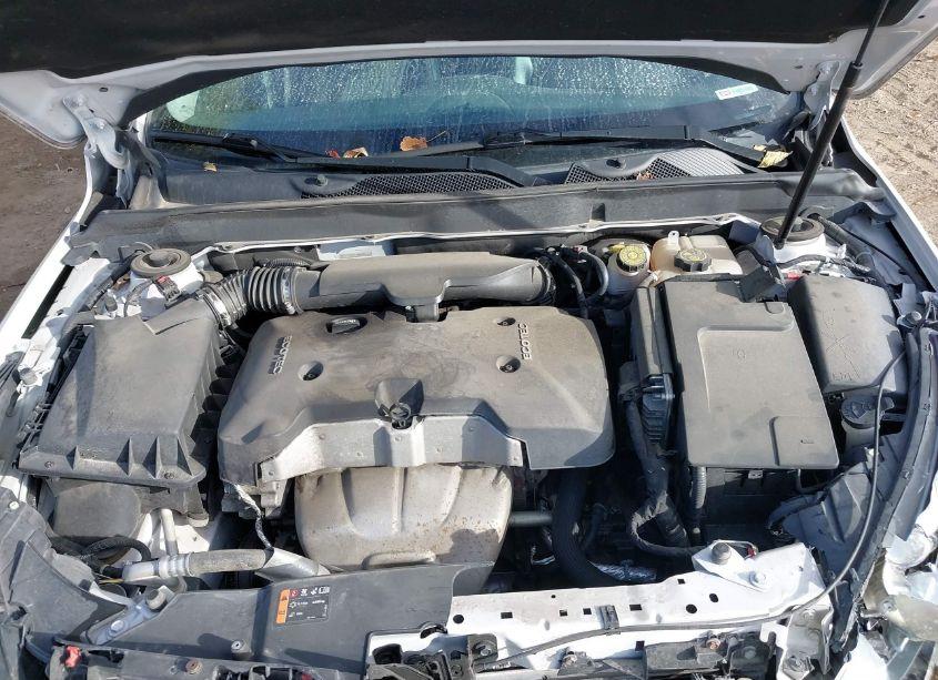 Photo 10 of 2015 Chevrolet Malibu 1LT (VIN 1G11C5SL0FF148177)