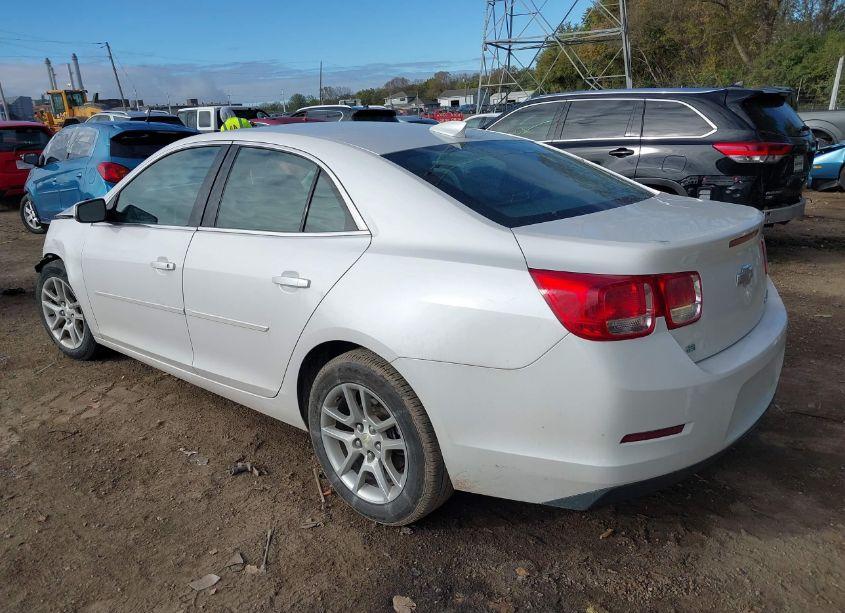 Photo 3 of 2015 Chevrolet Malibu 1LT (VIN 1G11C5SL0FF148177)